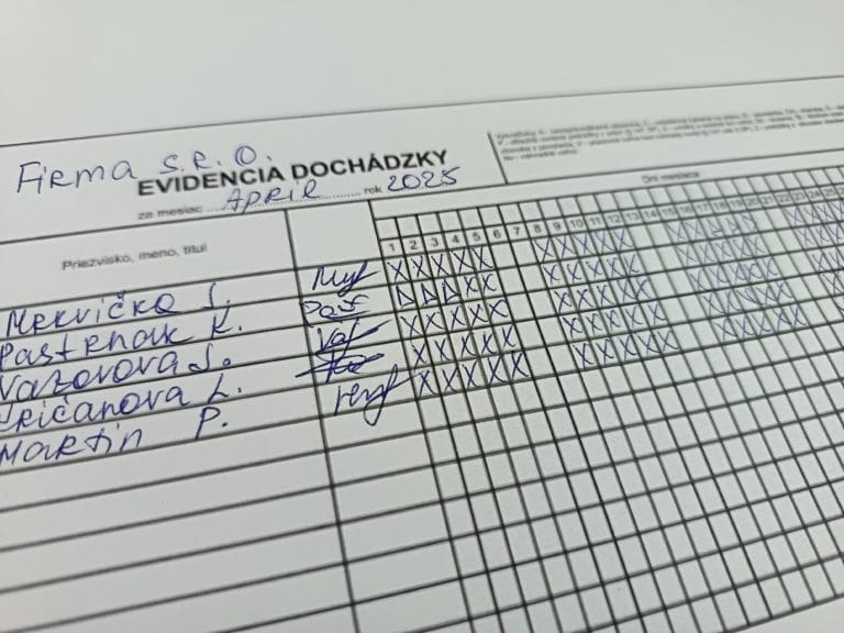 manuálny spôsob zaznamenávania dochádzky zamestnancov